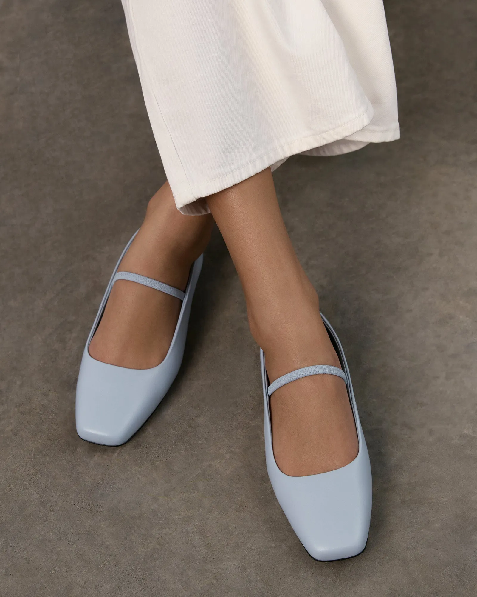 AVERY CASUAL FLATS MIST BLUE LEATHER